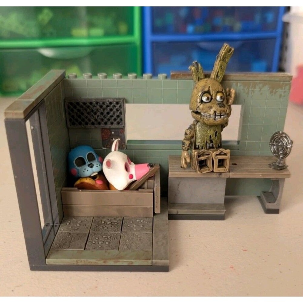 Rare Security Office SPRINGTRAP Five Nights At Freddys FNAF McFarlane INCOMPLETE